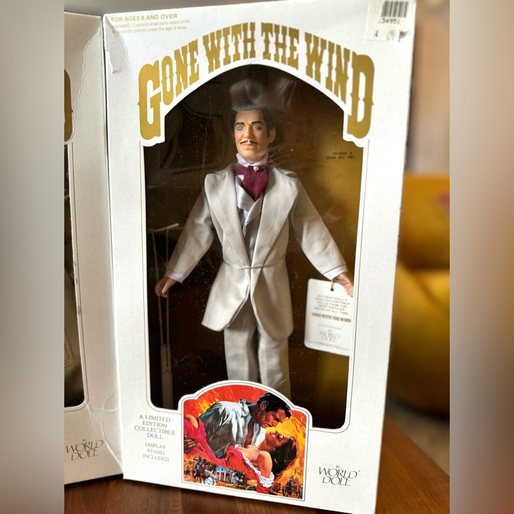 World Doll Gone With The Wind Scarlet and Rhett Dolls - Picture 7 of 8